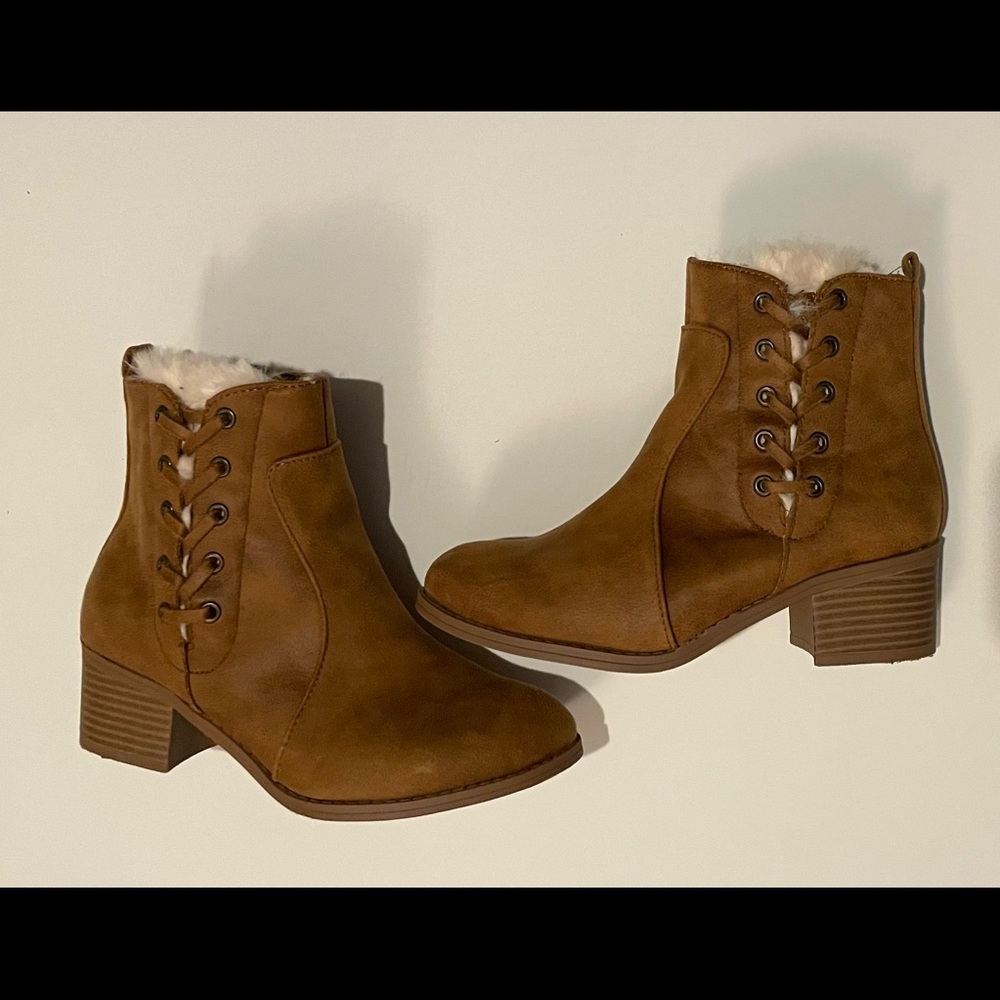 Justice girls brown booties size 6 (big kid)